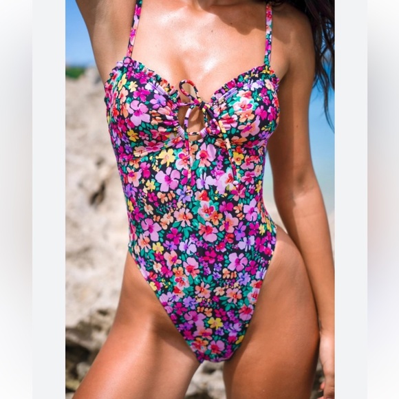 CUPSHE Floral Romance Sweetheart One-Piece NWT - Picture 2 of 15